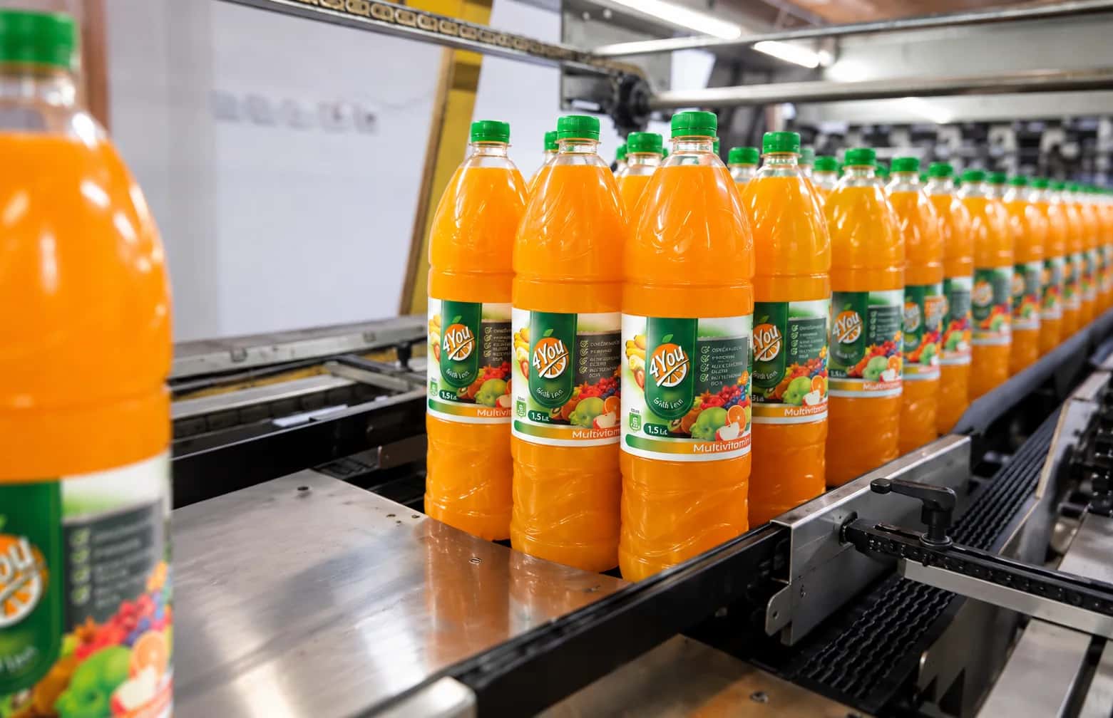 Boce 4You Multivitamin od 1,5 L na liniji za punjenje u proizvodnji Mix Trade